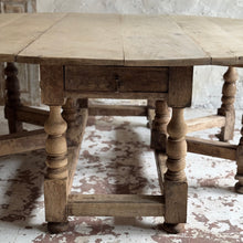 Load image into Gallery viewer, Early 19th Century French Gate Leg Table