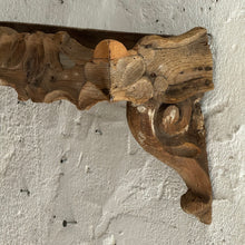 Load image into Gallery viewer, Late 18th Century Italian Wooden Shelf/Pelmet