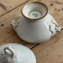 Load image into Gallery viewer, Late 19th Century Small French Sarreguemines White Glazed Tureen with Acanthus Scroll