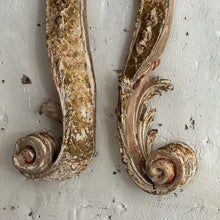 Load image into Gallery viewer, Pair of Late 18th Century Rococo Giltwood Architectural Scrolls