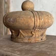 Load image into Gallery viewer, 19th Century French Wooden Crown