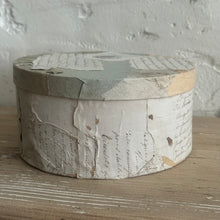 Load image into Gallery viewer, Vintage French Atelier-style Box