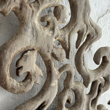 Load image into Gallery viewer, Late 19th Century Carved Mirror