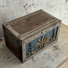 Load image into Gallery viewer, Late 18th Century French Painted &amp; Gilt Display Plinth