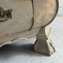 Load image into Gallery viewer, Early 19th Century Dutch Bombe Vitrine
