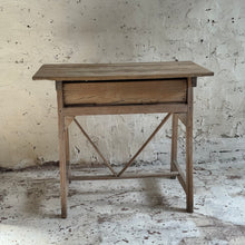 Load image into Gallery viewer, Late 18th / Early 19th Century French Pine Table