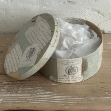 Load image into Gallery viewer, Vintage French Atelier-style Box