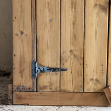 Load image into Gallery viewer, Late 19th Century French Farmhouse Dresser