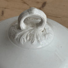 Load image into Gallery viewer, Late 19th Century Small French Sarreguemines White Glazed Tureen with Acanthus Scroll