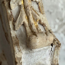 Load image into Gallery viewer, Late 18th Century Italian Wooden Corbel