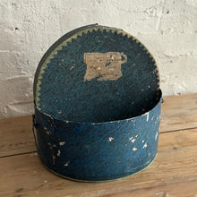 Load image into Gallery viewer, Late 19th Century French Hat Box