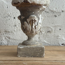 Load image into Gallery viewer, Early 19th Century French Carved Finial