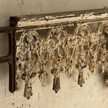 Load image into Gallery viewer, Early 19th Century French Cast Iron Balcony Cresting