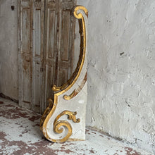 Load image into Gallery viewer, Late 18th Century French Wooden Corbel