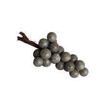 Load image into Gallery viewer, Early 20th Century Italian Alabaster Stone Grapes