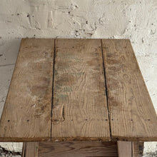 Load image into Gallery viewer, Late 18th / Early 19th Century French Table