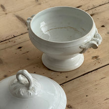 Load image into Gallery viewer, Late 19th Century Small French Sarreguemines White Glazed Tureen with Acanthus Scroll
