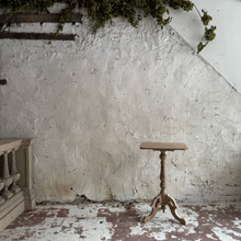 Load image into Gallery viewer, Late 19th Century Swedish Pedestal Table