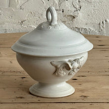 Load image into Gallery viewer, Late 19th Century Small French Sarreguemines White Glazed Tureen with Acanthus Scroll