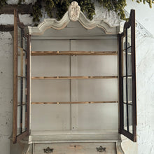 Load image into Gallery viewer, Early 19th Century Dutch Bombe Vitrine