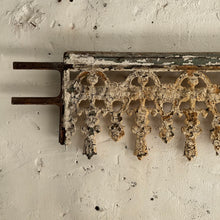 Load image into Gallery viewer, Early 19th Century French Cast Iron Balcony Cresting
