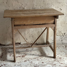 Load image into Gallery viewer, Late 18th / Early 19th Century French Table