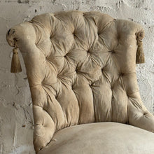 Load image into Gallery viewer, 19th Century French Napoleon III Button-Back Armchair