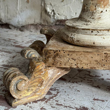 Load image into Gallery viewer, Early 19th Century Italian Gesso &amp; Gilt Pedestal Table