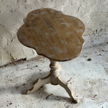 Load image into Gallery viewer, Late 19th Century Swedish Painted Table