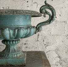 Load image into Gallery viewer, 19th Century French Urn