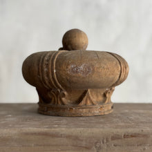 Load image into Gallery viewer, 19th Century French Wooden Crown