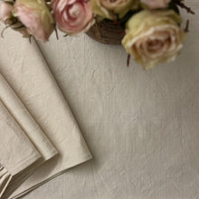 Load image into Gallery viewer, French Linen Table Runner