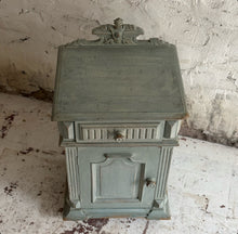 Load image into Gallery viewer, 20th Century French Bedside