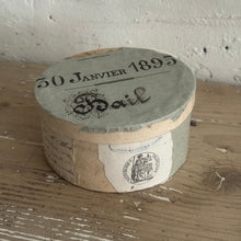 Load image into Gallery viewer, Vintage French Atelier-style Box