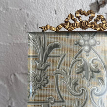 Load image into Gallery viewer, 19th Century French Picture Frame