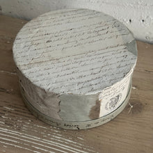 Load image into Gallery viewer, Vintage French Atelier-style Box