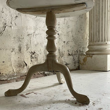 Load image into Gallery viewer, 19th Century Pedestal Table