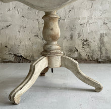 Load image into Gallery viewer, 19th Century French Pedestal Table