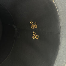 Load image into Gallery viewer, 19th Century Parisian Hatbox with top hat