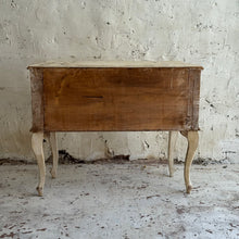 Load image into Gallery viewer, Early 20th Century French Serpentine Drawers