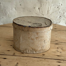 Load image into Gallery viewer, Early 19th Century French Hatbox
