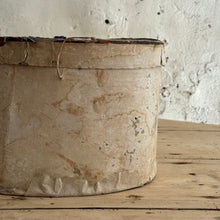 Load image into Gallery viewer, Early 19th Century French Hatbox