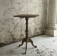 Load image into Gallery viewer, Late 19th Century Swedish Pedestal Table