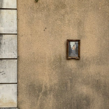 Load image into Gallery viewer, Late 19th Century French Oil Painting of Rue Saint-Pavin de la Cité, Vieux Mans, Le Mans