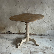 Load image into Gallery viewer, Late 19th Century Swedish Painted Table