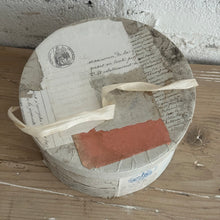 Load image into Gallery viewer, Vintage French Atelier-style Box