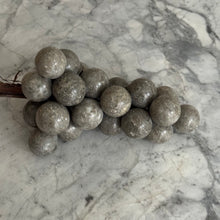 Load image into Gallery viewer, Early 20th Century Italian Alabaster Stone Grapes