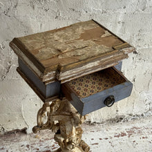 Load image into Gallery viewer, Early 19th Century Italian Gesso &amp; Gilt Pedestal Table
