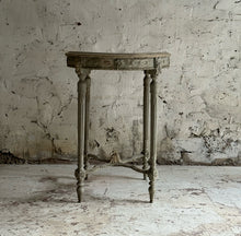 Load image into Gallery viewer, Early 19th Century French Centre/Side Table