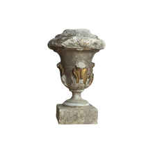 Load image into Gallery viewer, Early 19th Century French Carved Finial